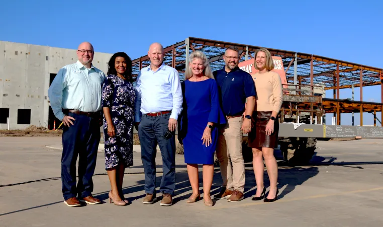 hutchinson_beam-signing-event_9-25-25_bcbs.jpg